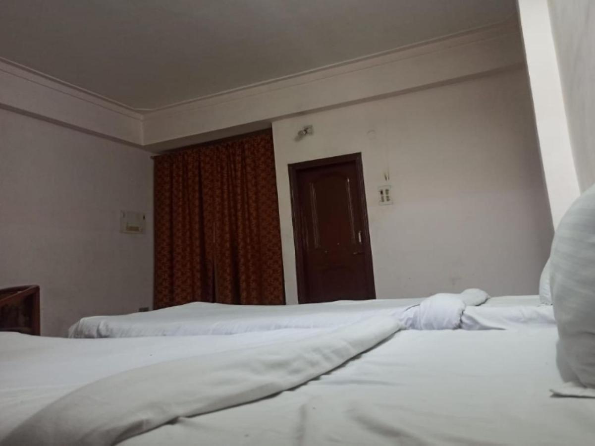 Oyo 80830 Hotel Buddha International Bodh Gaya Dış mekan fotoğraf