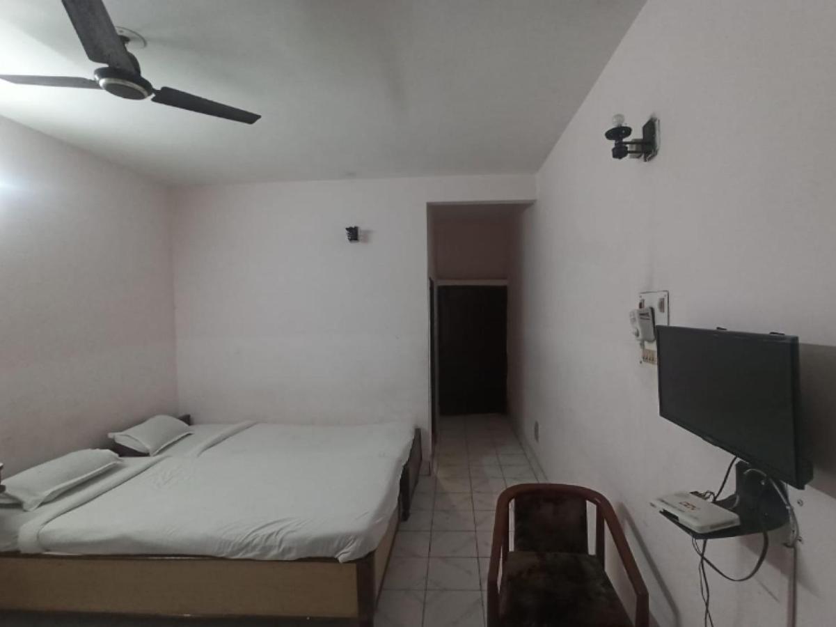 Oyo 80830 Hotel Buddha International Bodh Gaya Dış mekan fotoğraf