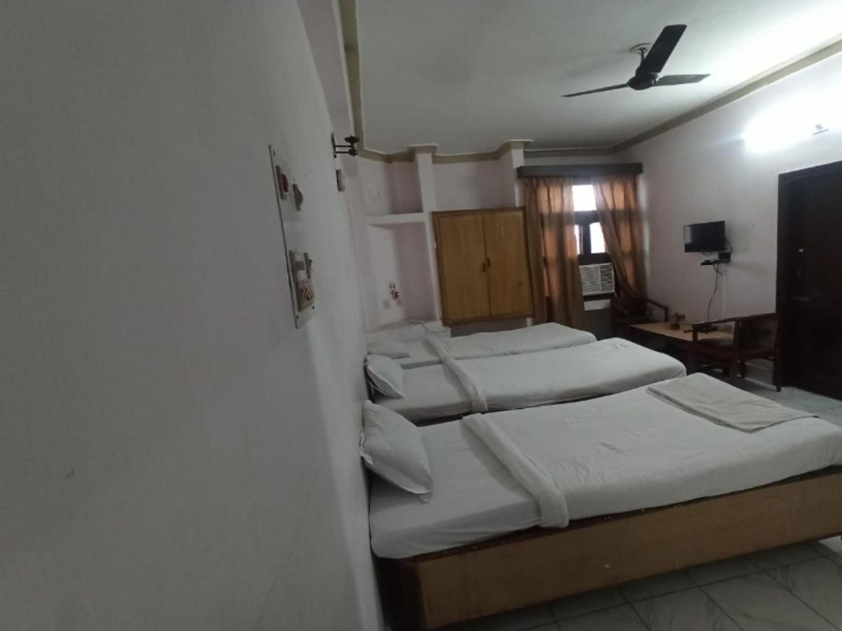 Oyo 80830 Hotel Buddha International Bodh Gaya Dış mekan fotoğraf