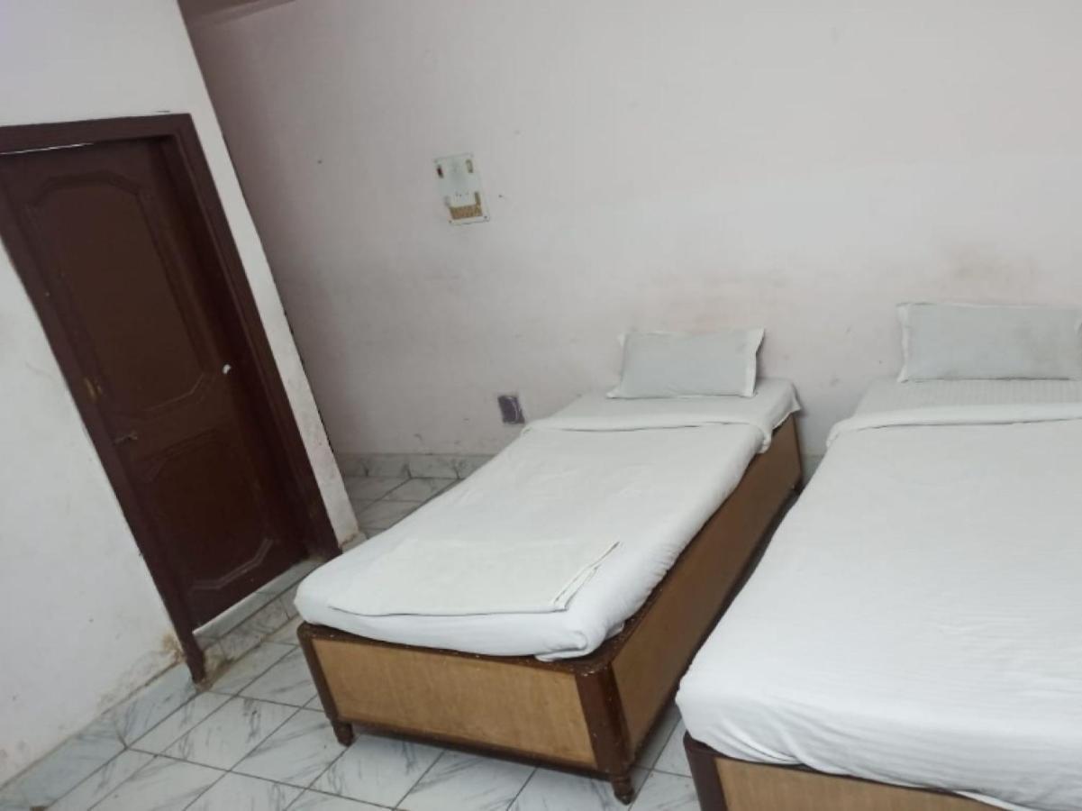 Oyo 80830 Hotel Buddha International Bodh Gaya Dış mekan fotoğraf